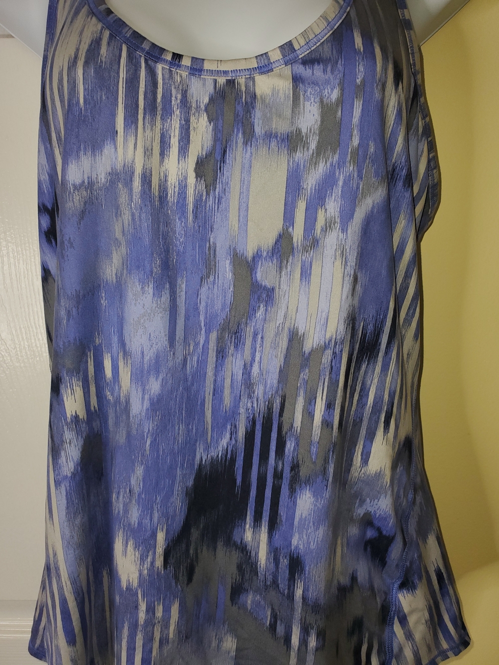 💙 Athleta Blue Abstract Ikat Racerback Tank Top | M